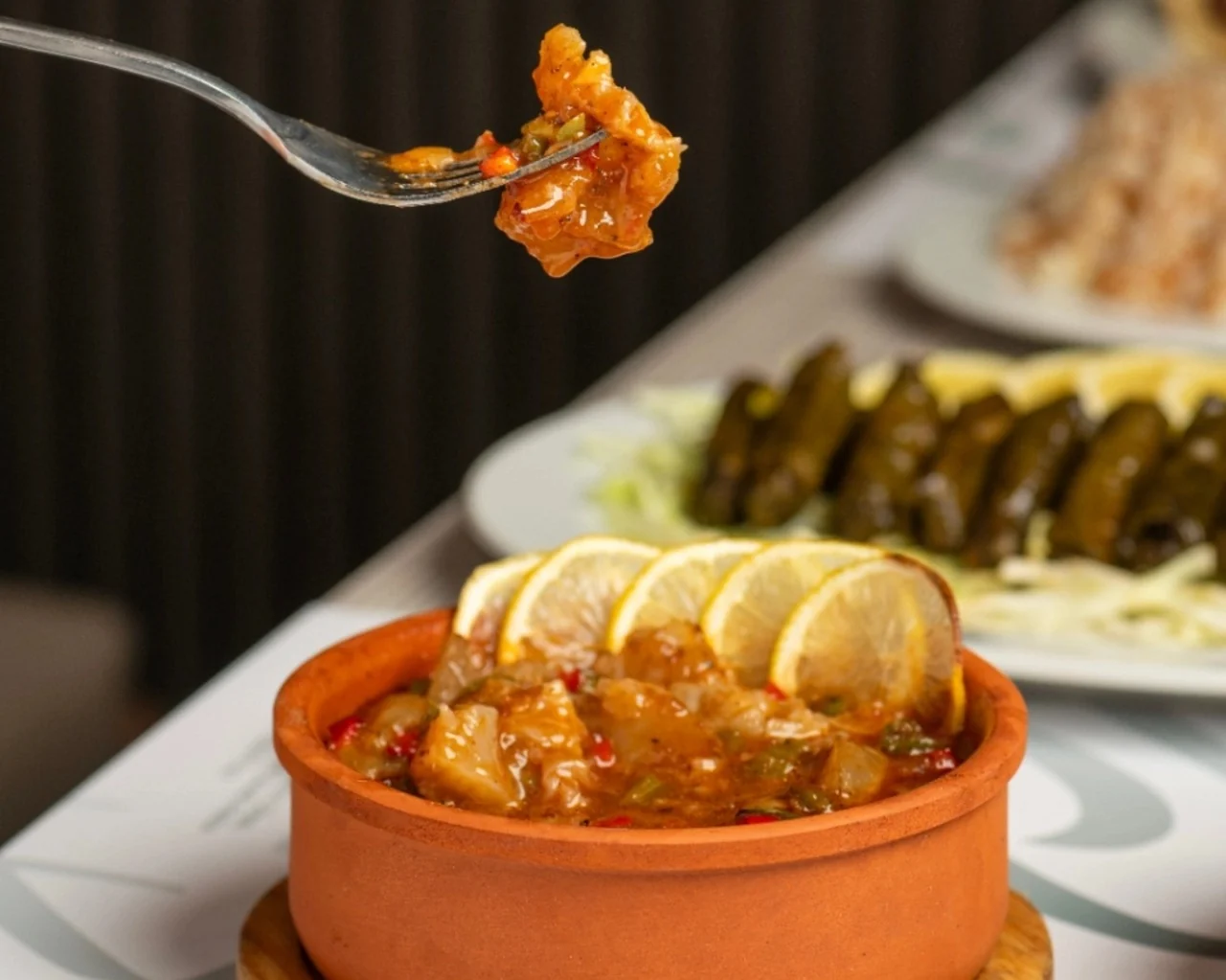 طاجن كوارع ركن وردة بسعر 56 ريال