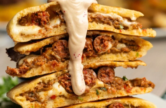 حواوشي سجق بالجبنه