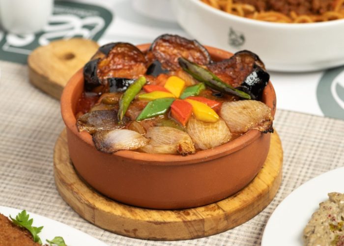 moussaka_tagine_with_minced_meat_and_rice_17413959124023244